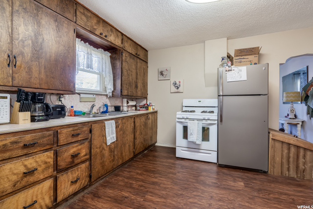 110 E Center St, Henefer, UT 84033 — photo 4