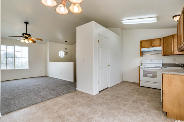 4228 S Midland, Roy, UT 84067 — photo 8