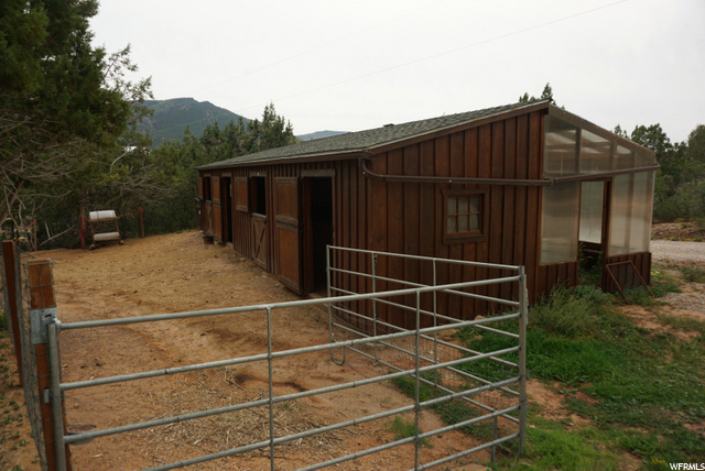 1962 S 3000 Dr E, New Harmony, UT 84757 — photo 9