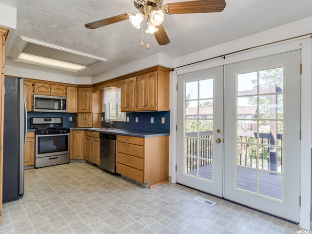 979 N 1100 W, Clinton, UT 84015 — photo 8