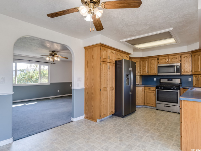 979 N 1100 W, Clinton, UT 84015 — photo 9