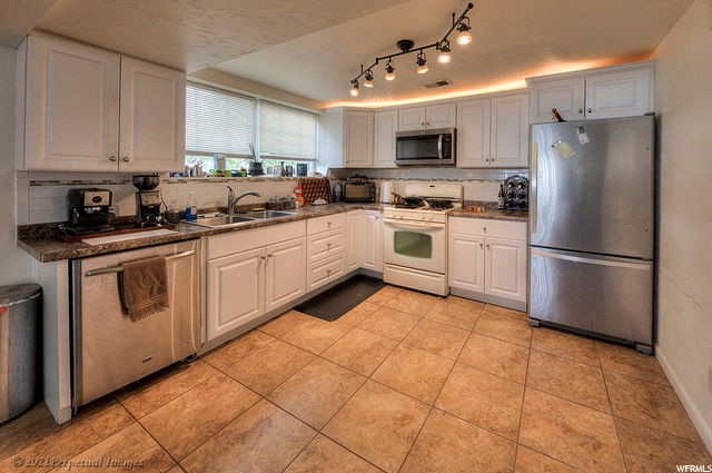 Apartment Kitchen