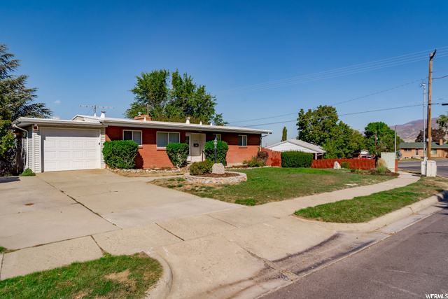 1822 Oakmont Dr, Bountiful, UT 84010 — photo 2