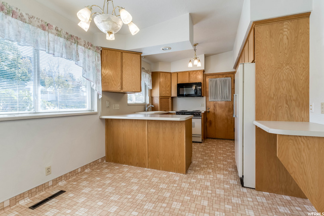 1822 Oakmont Dr, Bountiful, UT 84010 — photo 6