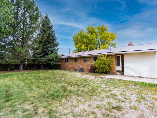 584 E 300 S, Hyrum, UT 84319 — photo 3
