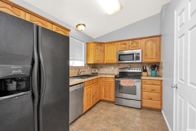 2156 N 2090 W, Clinton, UT 84015 — photo 11