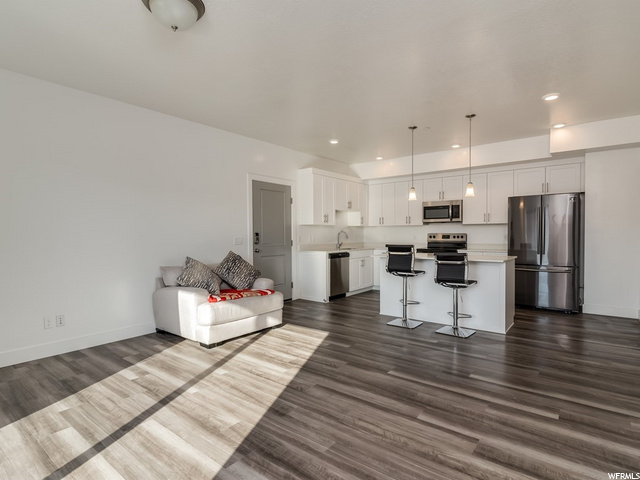 Spacious living room