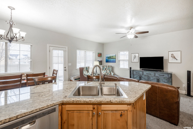656 E Normandy Loop Ln, Draper, UT 84020 — photo 6