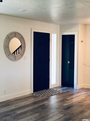 Main Level: Entry Way