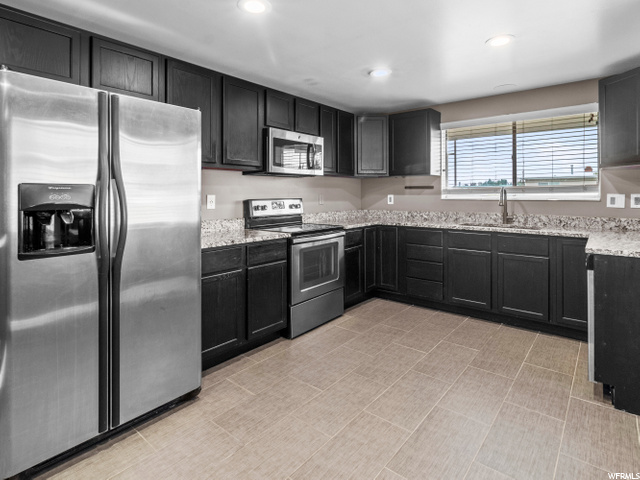 227 E Diamond St, Layton, UT 84041 — photo 12