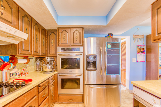 100 Colonial Ave, Layton, UT 84041 — photo 10