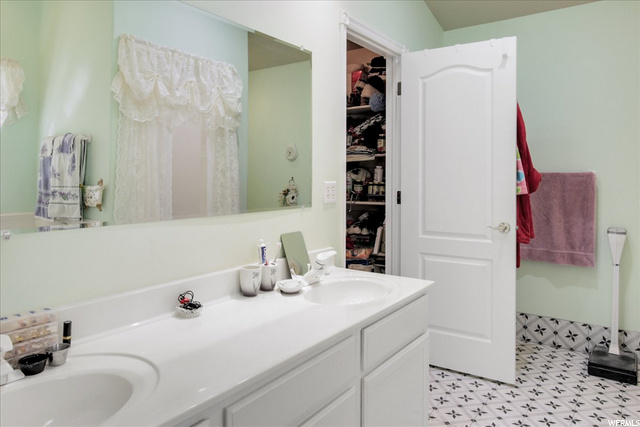 2864 N View Crest Cir, North Logan, UT 84341 — photo 10