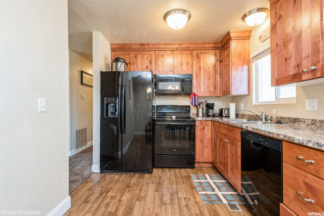 685 E Sunshine Ln, Enoch, UT 84721 — photo 8