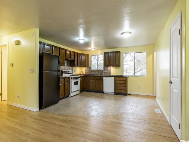 376 S 1000 E, Clearfield, UT 84015 — photo 7
