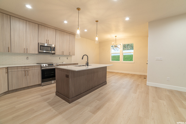 801 E 250 S, Kaysville, UT 84037 — photo 8