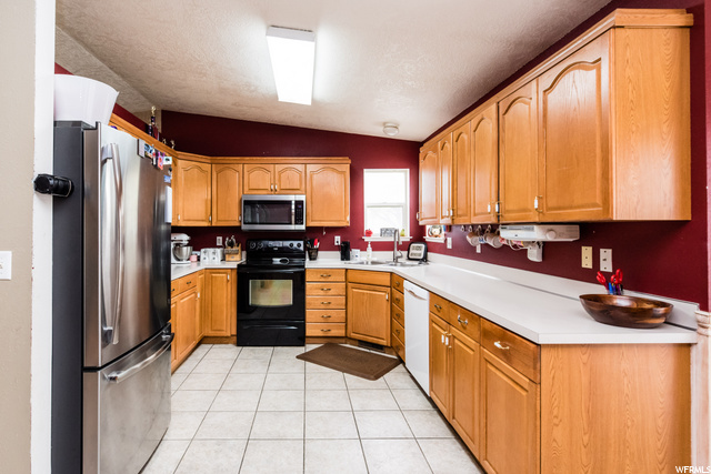 63 W 300 N, Hyrum, UT 84319 — photo 6