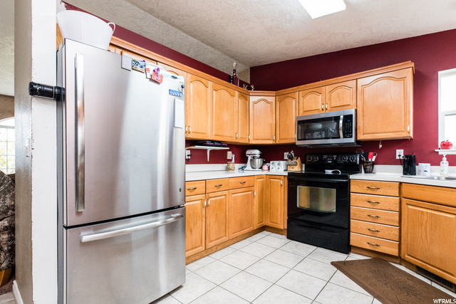 63 W 300 N, Hyrum, UT 84319 — photo 8