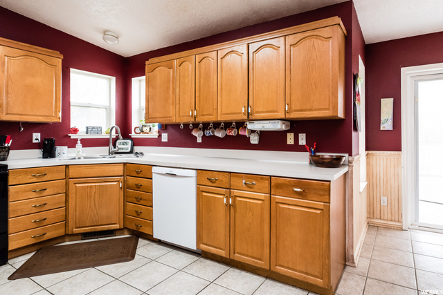 63 W 300 N, Hyrum, UT 84319 — photo 7