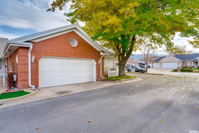 5498 S 250 E, Washington Terrace, UT 84405 — photo 3