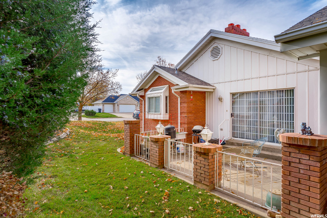 5498 S 250 E, Washington Terrace, UT 84405 — photo 2