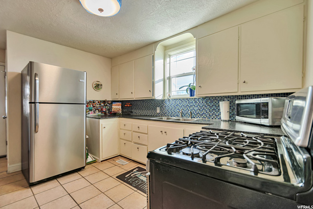 8949 S 250 E, Sandy, UT 84070 — photo 6