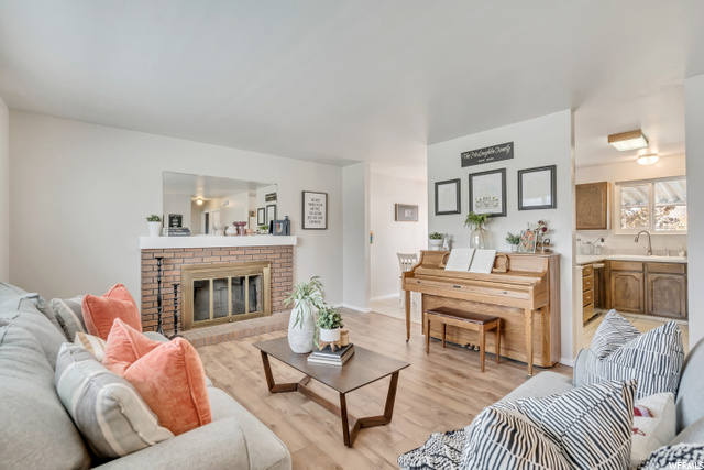 9524 S 250 E, Sandy, UT 84070 — photo 4