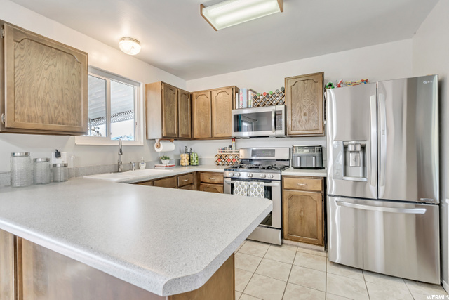 9524 S 250 E, Sandy, UT 84070 — photo 8