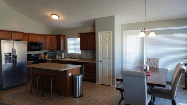 1407 N 2475 W, Clinton, UT 84015 — photo 2