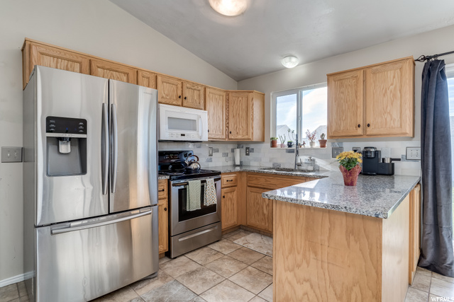 4015 W 5000 S, Roy, UT 84067 — photo 7