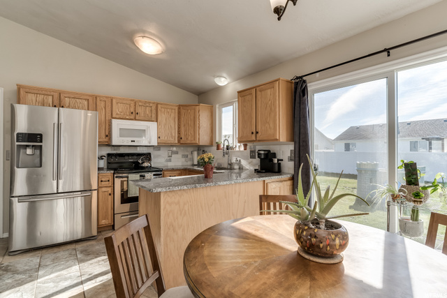 4015 W 5000 S, Roy, UT 84067 — photo 11