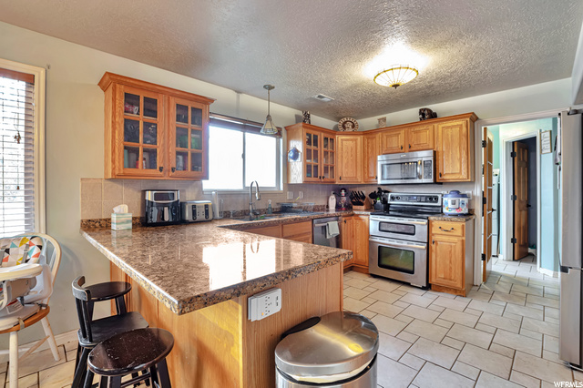 833 N Mountain View Rd, Centerville, UT 84014 — photo 6