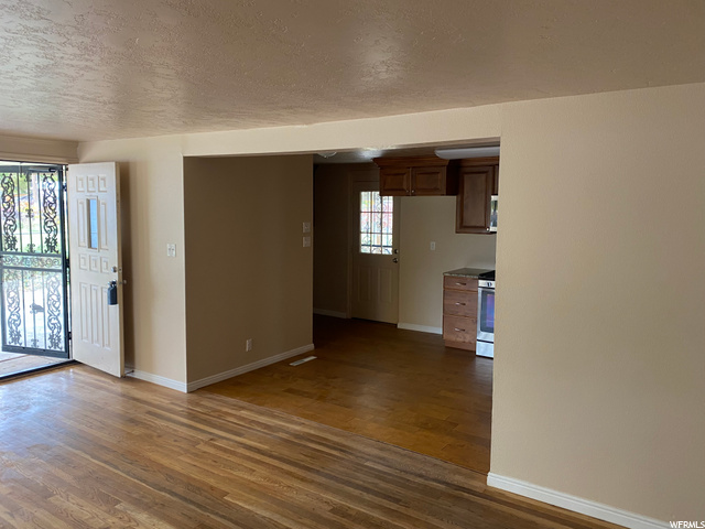 896 N Valeria E, Layton, UT 84041 — photo 5