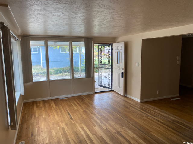 896 N Valeria E, Layton, UT 84041 — photo 4