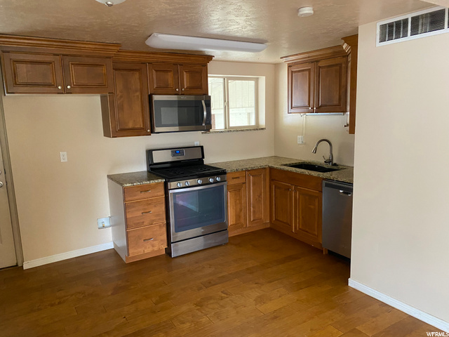 896 N Valeria E, Layton, UT 84041 — photo 3