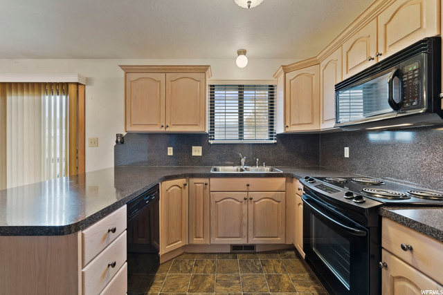 967 S 200 E, Layton, UT 84041 — photo 2