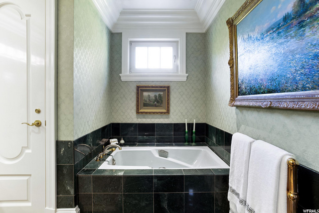 Upper level ~Green Suite Bath