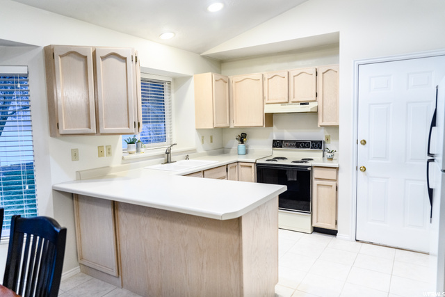 9883 S Flint Dr E, Sandy, UT 84094 — photo 9