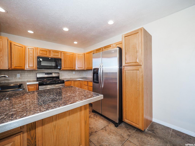 255 E 800 S, Layton, UT 84041 — photo 4