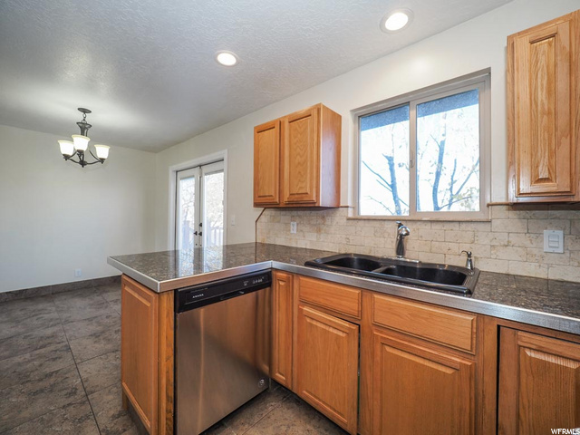 255 E 800 S, Layton, UT 84041 — photo 6