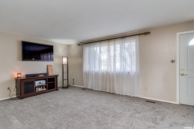 607 W 1750 N, Clinton, UT 84015 — photo 5
