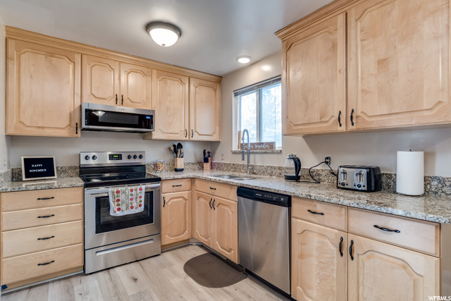 607 W 1750 N, Clinton, UT 84015 — photo 7