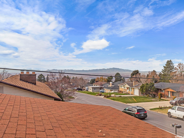 34 E Bonneville Dr, Bountiful, UT 84010 — photo 4