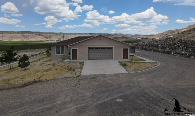 15 W Point Rd, Fremont, UT 84747 — photo 6