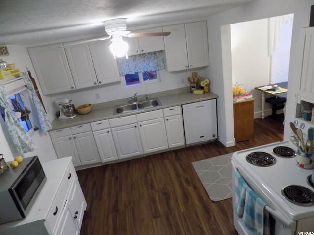 22 Dodge St, Helper, UT 84526 — photo 4
