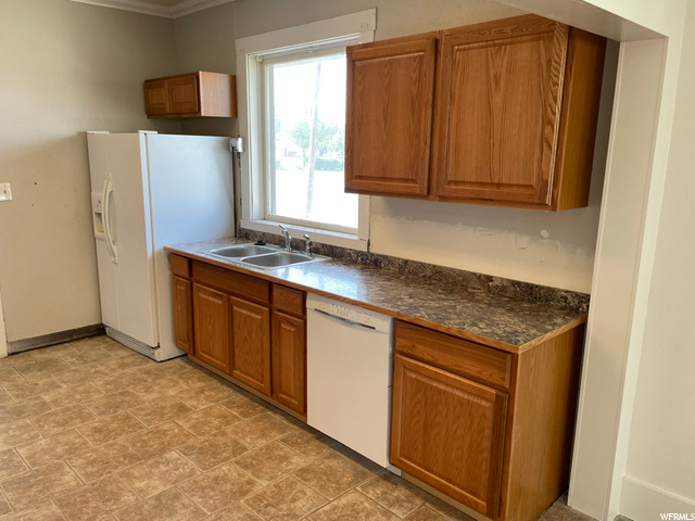 106 E 1st S, Rexburg, ID 83440 — photo 10