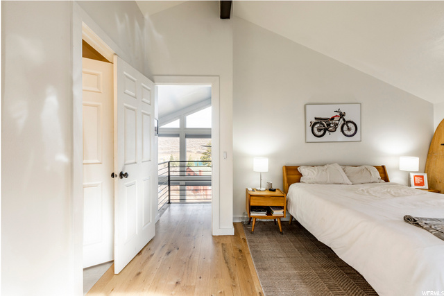 200 Parkview