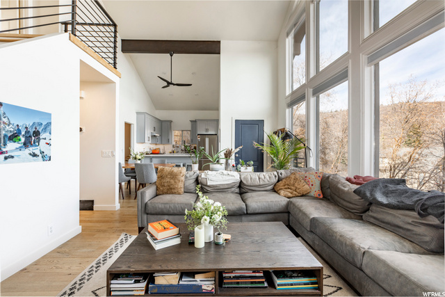 200 Parkview