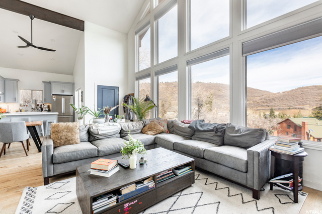 200 Parkview