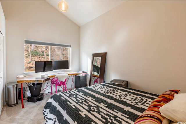 200 Parkview