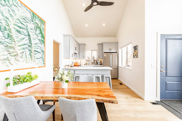 200 Parkview